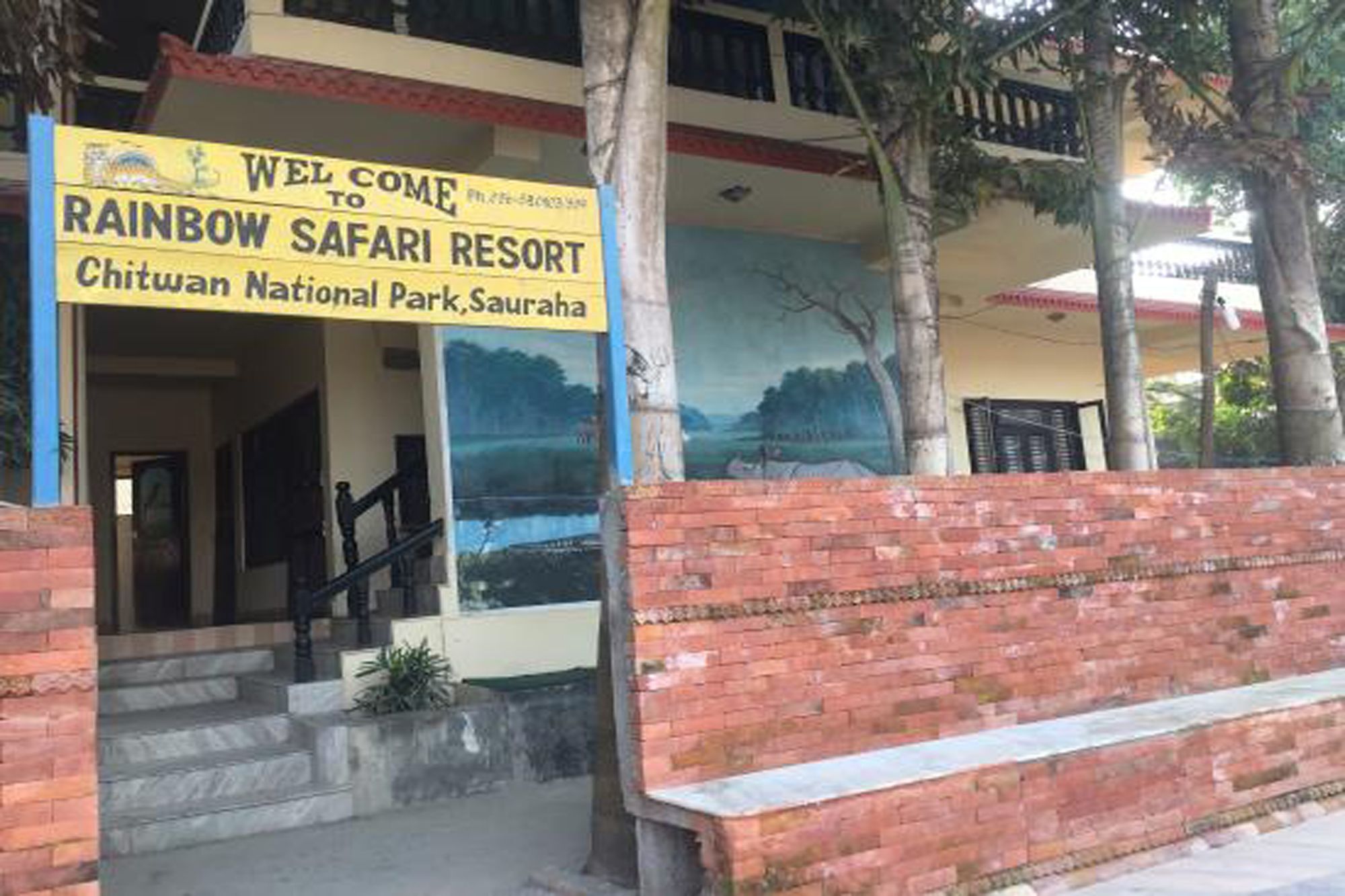 Rainbow Safari Resort Sauraha Exterior photo